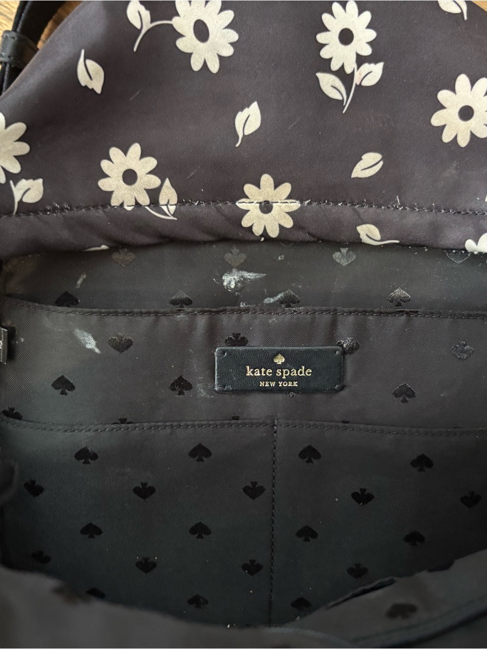 Damaged kate spade black backpack with white daisy print - Picture 2 of 5